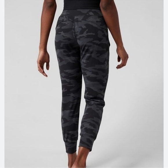 Athleta Salutation Camo Jogger - Picture 1 of 16